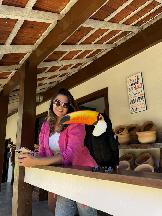 Hóspede com tucano no Minha Glória